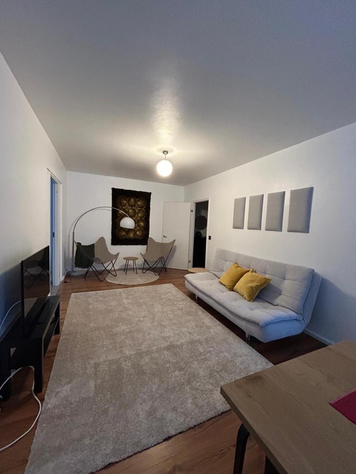 Center 1 Apartment *